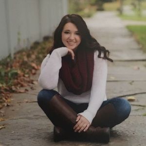 Meet your Posher, Alyssa